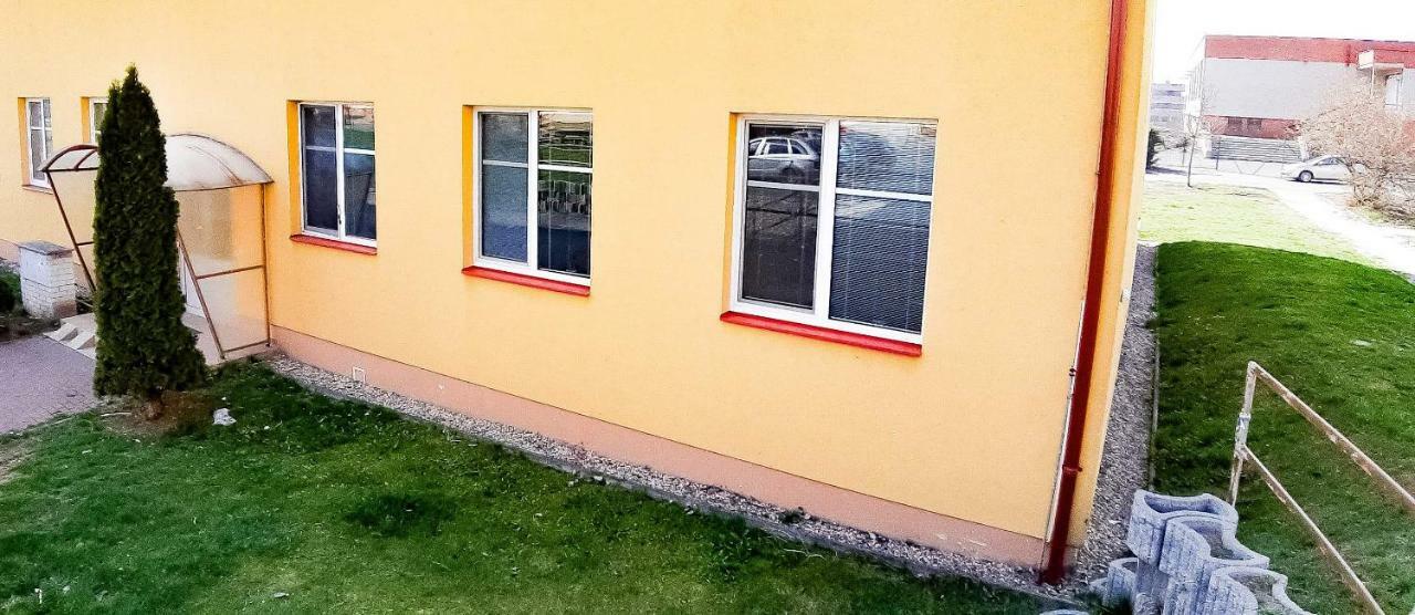 Apartman Topolova 912B Milovice  Exteriör bild